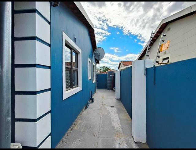 3 BEDROOM HOUSE FOR SALE IN NCAMBEDLANA